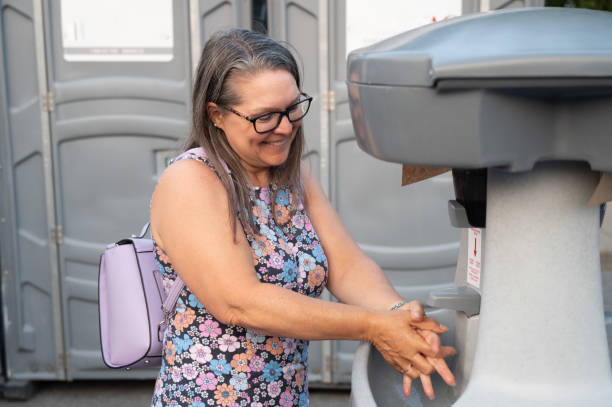Best Portable toilet rental cost  in Violet, LA
